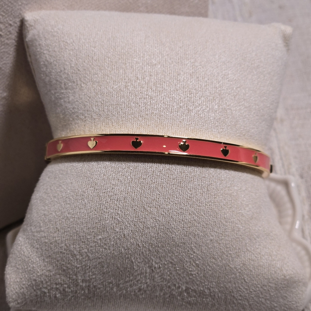 Kate Spade Spot the Spade Coral Goldtone Hinged Bangle Bracelet NWT Retail $69